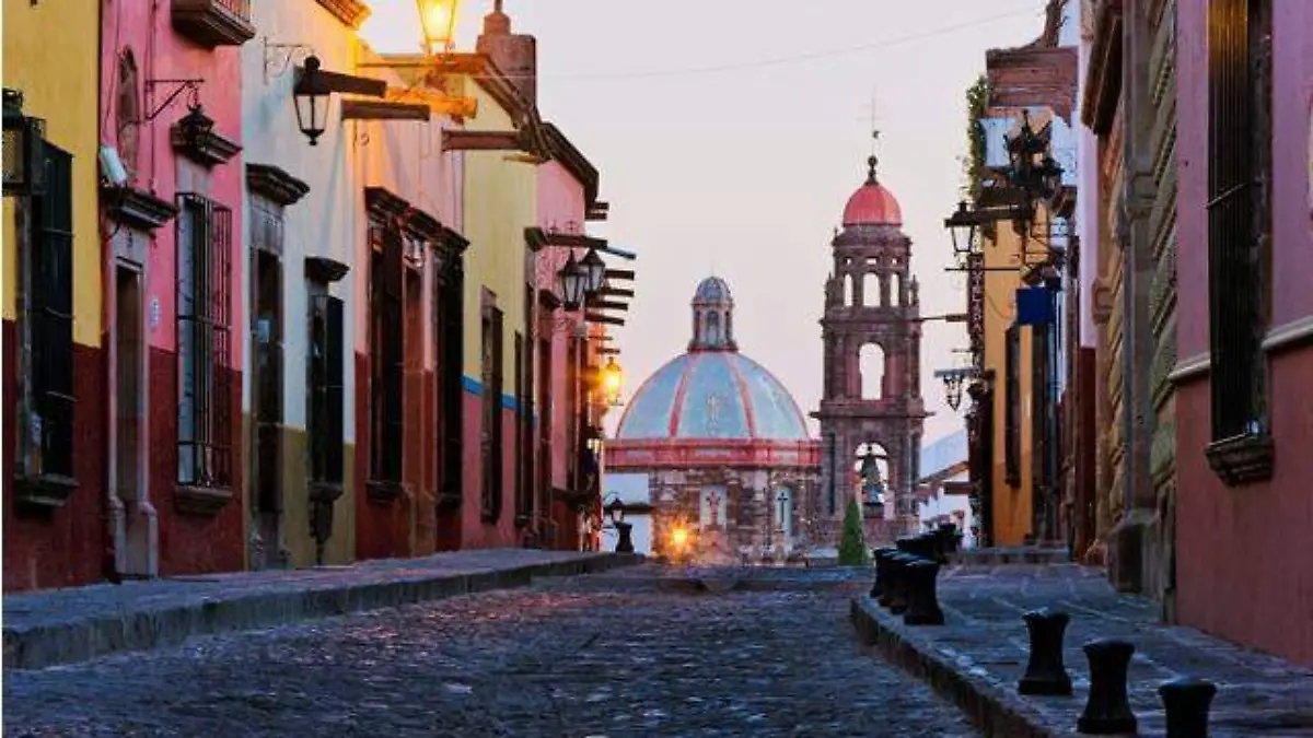 1 PORTADA PRINCIPAL_Calles empedradas de San Miguel de Allende.